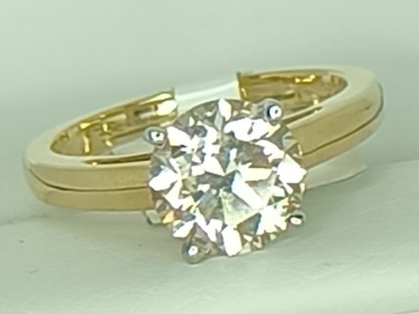 GIA 2.59 ct. Natural Round Diamond Solitaire Ring in 10K Yellow Gold - Image 3