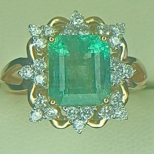 Women's 3.15 ct. Natural Emerald & Round Diamonds Ring in 14k Yellow Gold