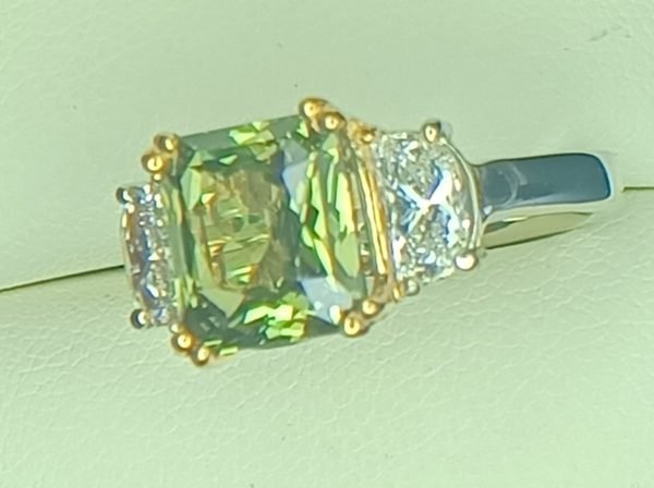 GIA 6.06 ct. Alexandrite & Half Moon Diamonds Ring in 18K White & 14K Yellow Gold - Image 4